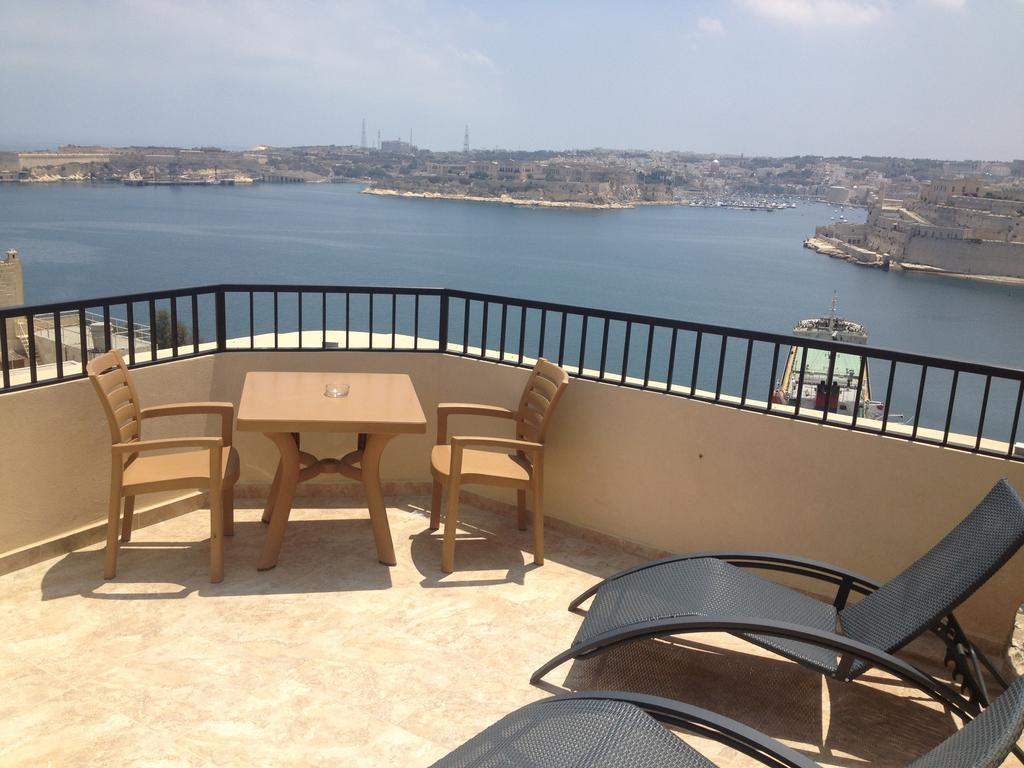 Grand Harbour Hotel Valletta Oda fotoğraf