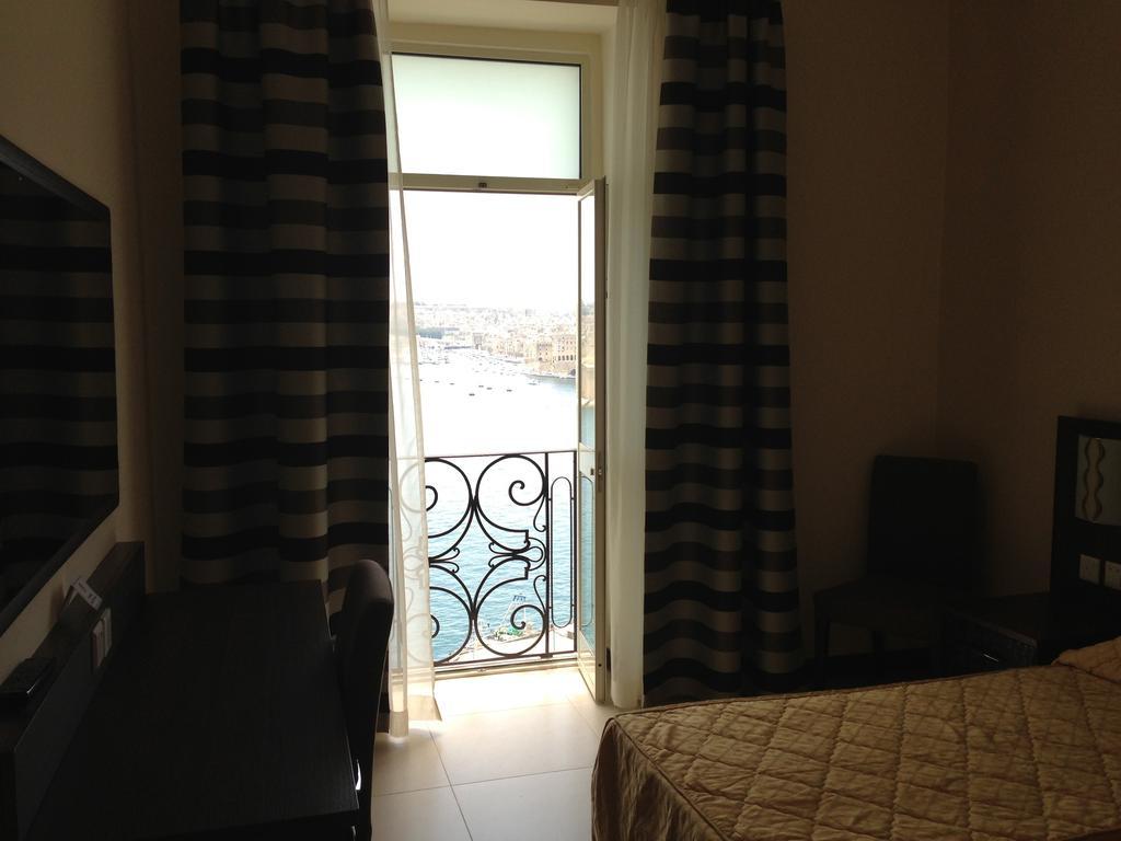 Grand Harbour Hotel Valletta Oda fotoğraf